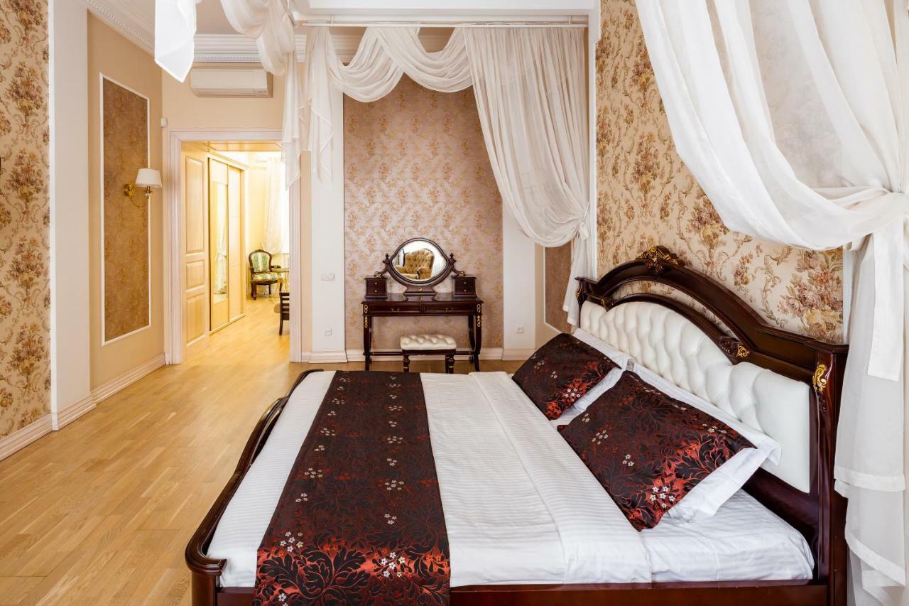 Romari Проспект Свободи 31 Lviv Bagian luar foto